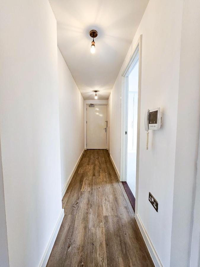 Centrally Located Spacious Flat Near Canary Wharf Лондон Экстерьер фото