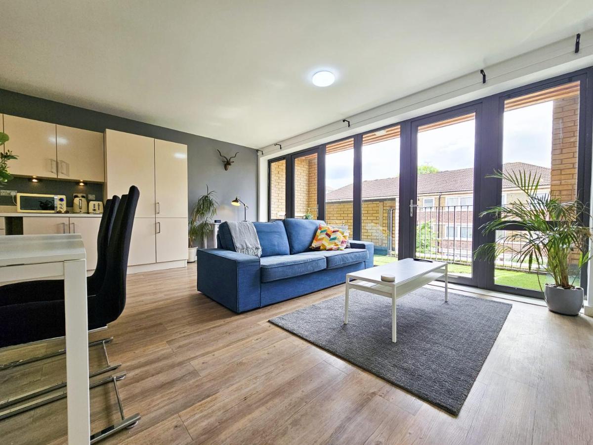 Centrally Located Spacious Flat Near Canary Wharf Лондон Экстерьер фото