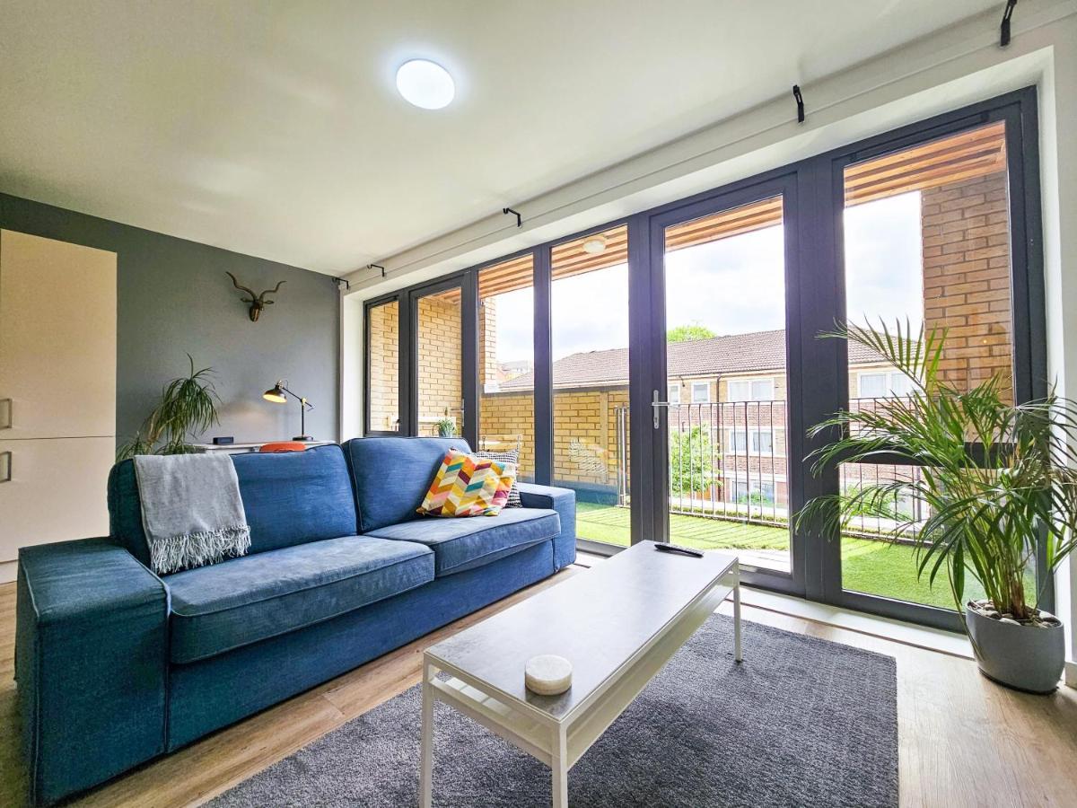 Centrally Located Spacious Flat Near Canary Wharf Лондон Экстерьер фото