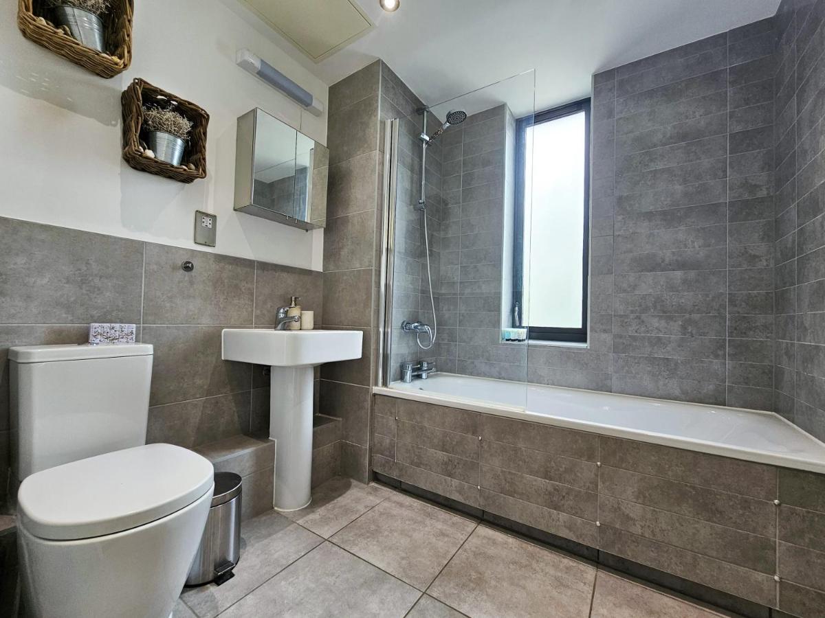 Centrally Located Spacious Flat Near Canary Wharf Лондон Экстерьер фото
